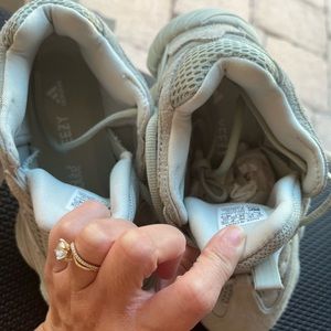 Brand New Yeezy 500 in size 5